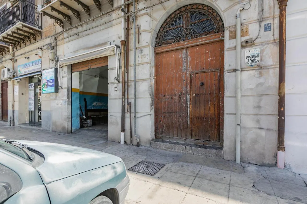 Corso Dei Mille Station Flat With Balcony Διαμέρισμα Παλέρμο